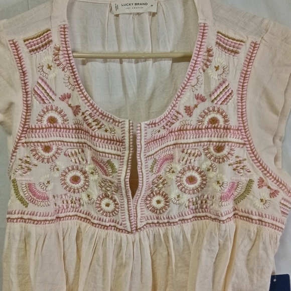 Lucky Brand Embroidered Flutter Sleeve Top Pink Nude Boho Cotton - Picture 3 of 13